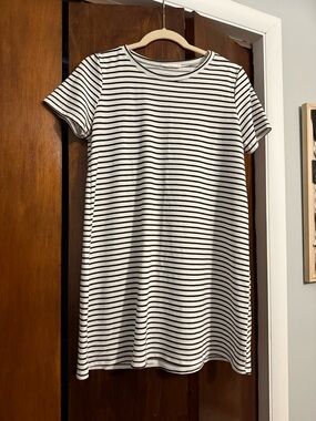 Striped Short-Sleeve Mini Dress - Black & White